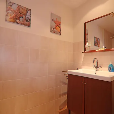 Cozy Comfort Near Baltic Waters, Cleaning Included 아파트 Wendelstorf
